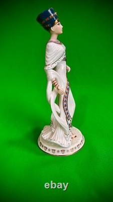 Wedgwood Egyptian NEFERTITI Figurine no. 1760 Limited Edition