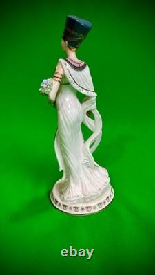 Wedgwood Egyptian NEFERTITI Figurine no. 1760 Limited Edition