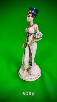 Wedgwood Egyptian NEFERTITI Figurine no. 1760 Limited Edition