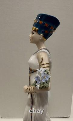 Wedgwood Nefertiti Egyptian limited edition 9500 number 2612 figurine Boxed Cert