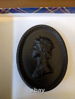 Wedgwood black basalt Medallions limited edition. 1947- 1972. Queen